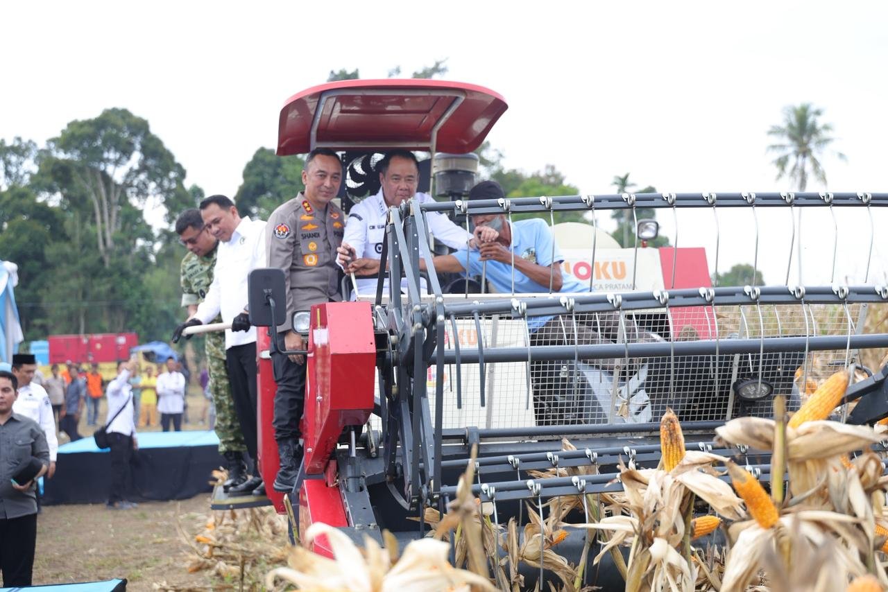 Dukung Swasembada 2026, Polda Sumsel Gelar Panen Raya Jagung Serentak