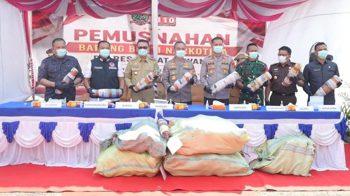 Kapolda Sumsel Pimpin Pemusnahan 200 Kg Ganja, Komitmen Perangi Narkoba